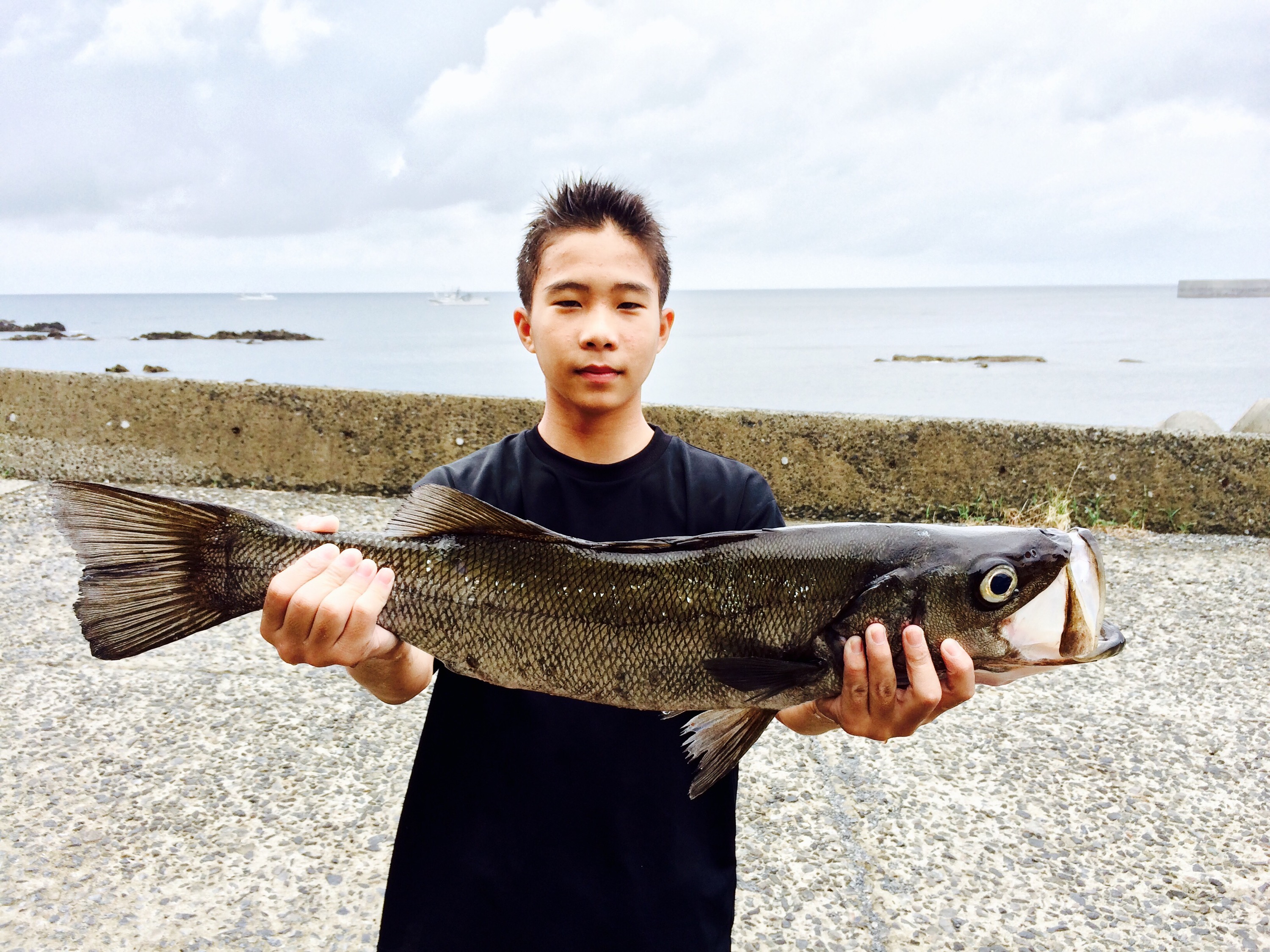 三島村 竹島の凄い中学生とお魚BBQ