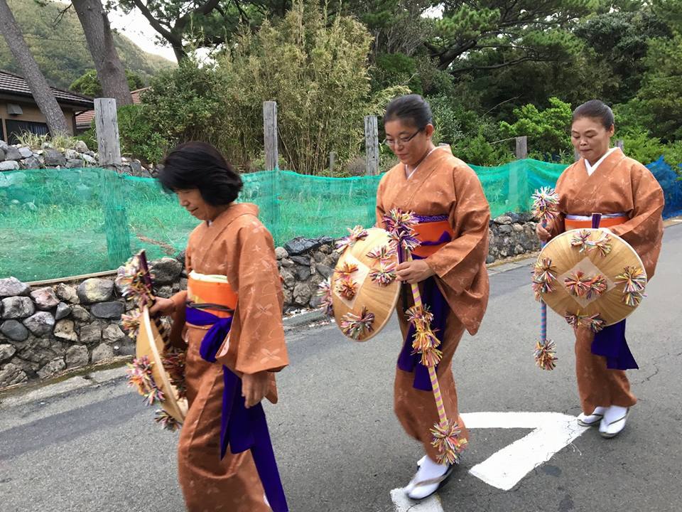 離島の伝統行事　「九月踊り」　～三島村観光案内所～